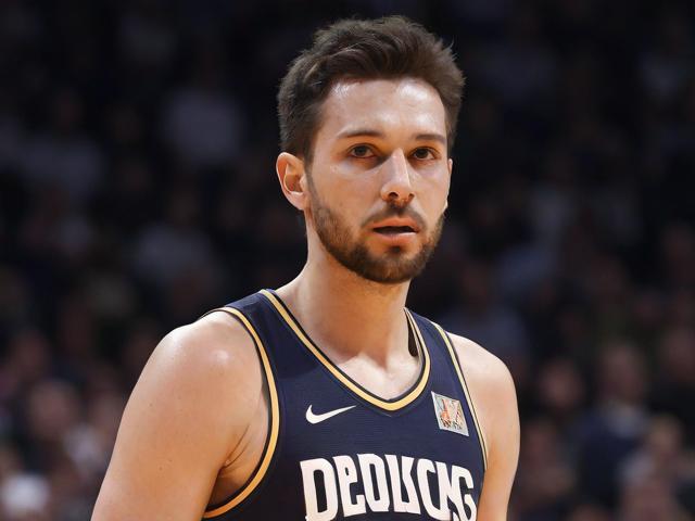 “九游app_ 季后赛最火爆瞬间盘点：球迷最激动的绝杀时刻”，季后赛落后绝杀