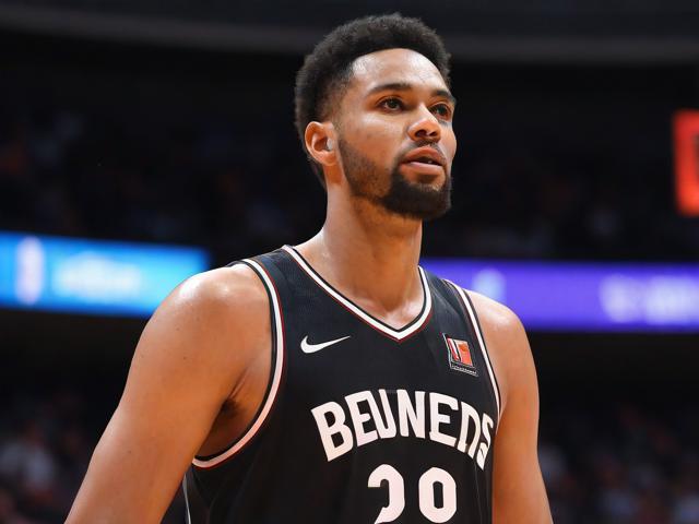 “九游app_ 无限可能：新秀球员的巅峰表现”