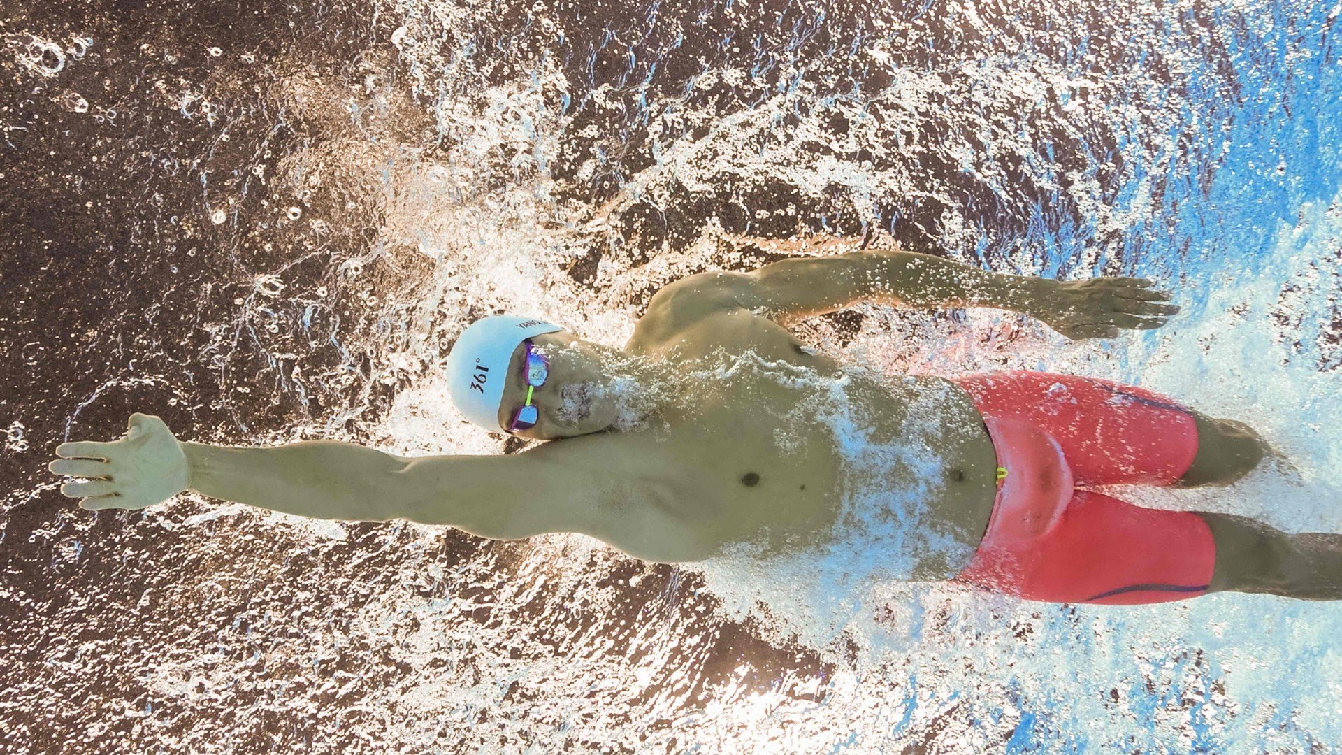 国足后场出球效率提升，进攻组织更顺畅，国足出线之后